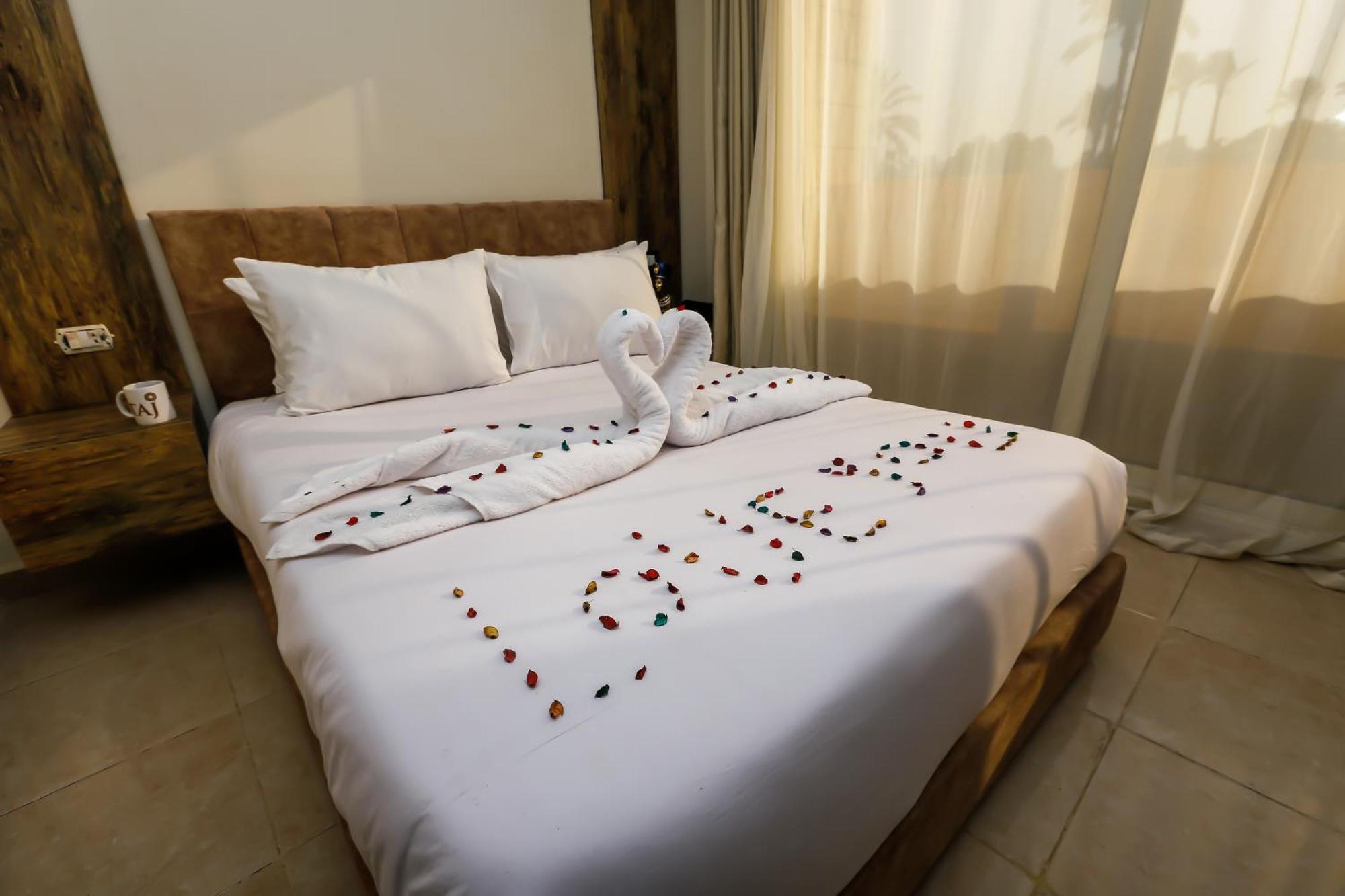 Taj Pyramids View Inn Kafrat al Jabal Exterior photo