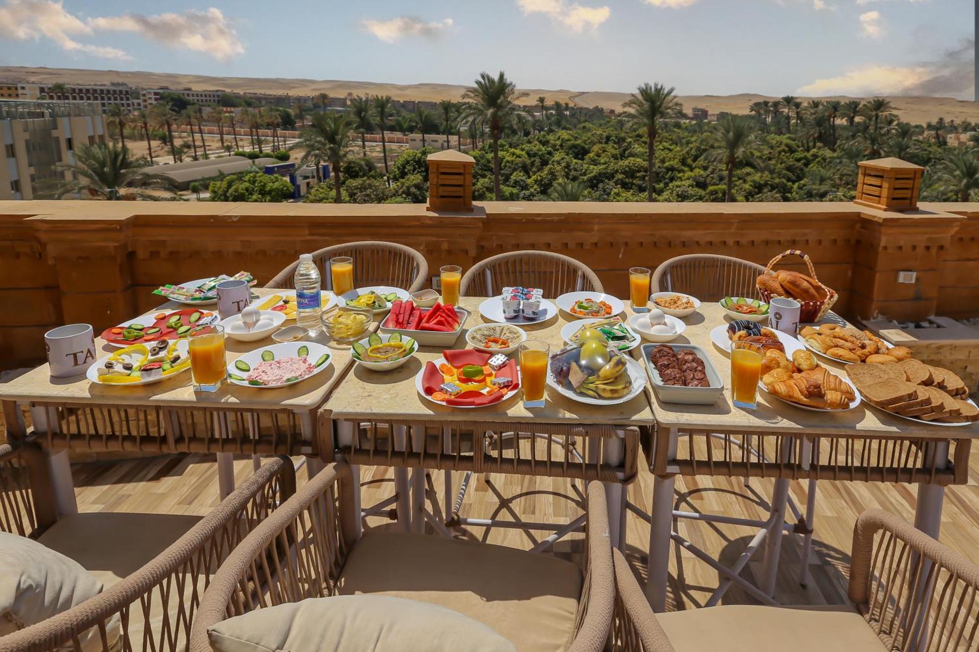 Taj Pyramids View Inn Kafrat al Jabal Exterior photo